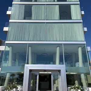 Commodore Hotel